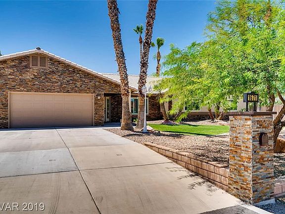 5th image of 1671 Bridle Dr