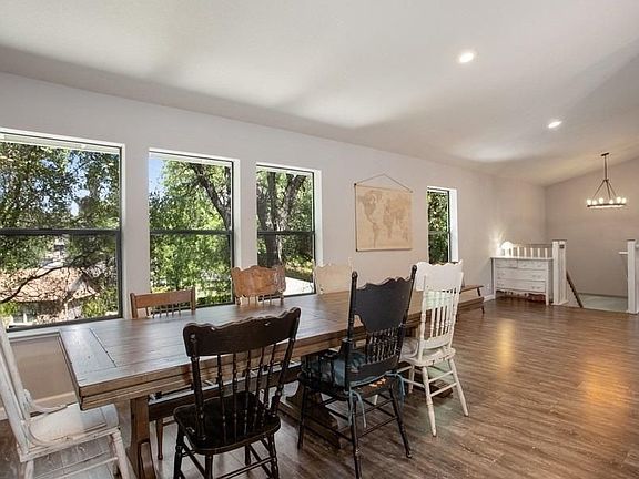 5th image of 3036 Merrywood Cir