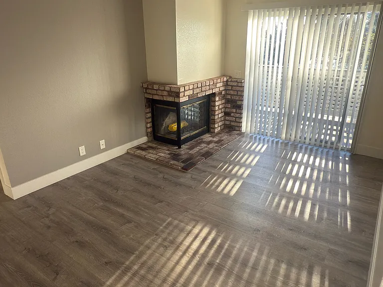 Lakewood Court Apartments — Photo 7