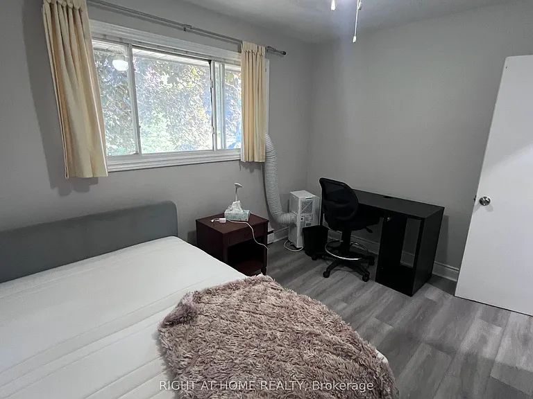 46 Radcliffe Cres — Photo 25