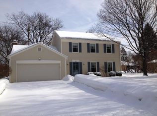 412 Republic Rd, Batavia, IL 60510