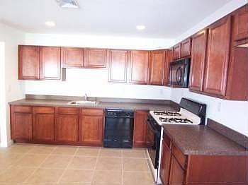 4th image of 8 Mulberry Ln