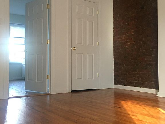 5th image of 46 Montgomery Ave #1