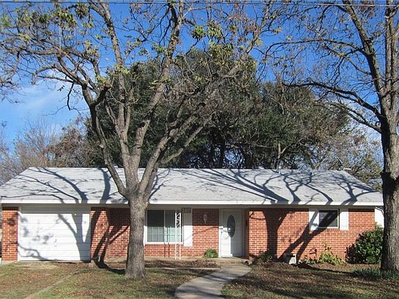 3rd image of 307 N Avenue J