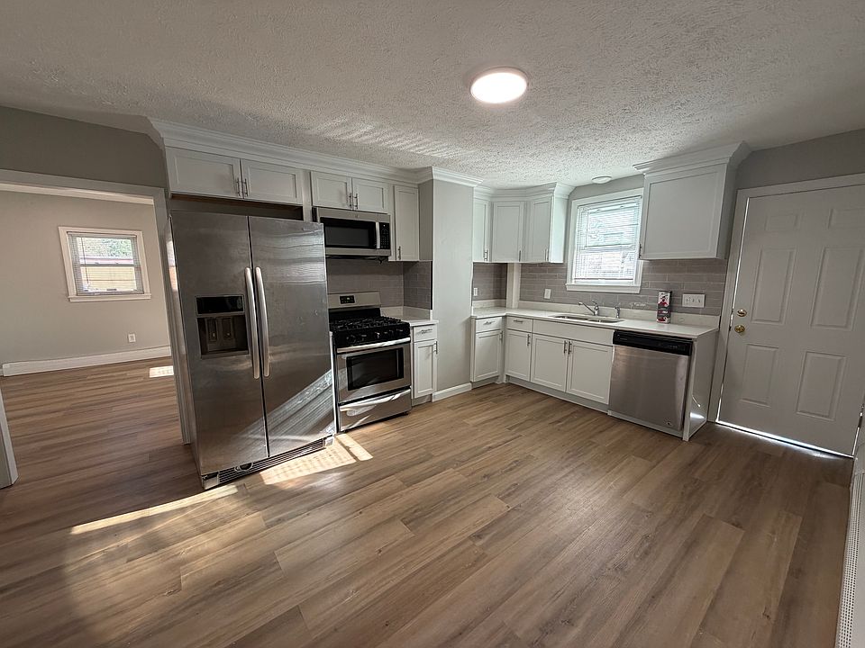 1st image of 512 Merrimack Ave #512B