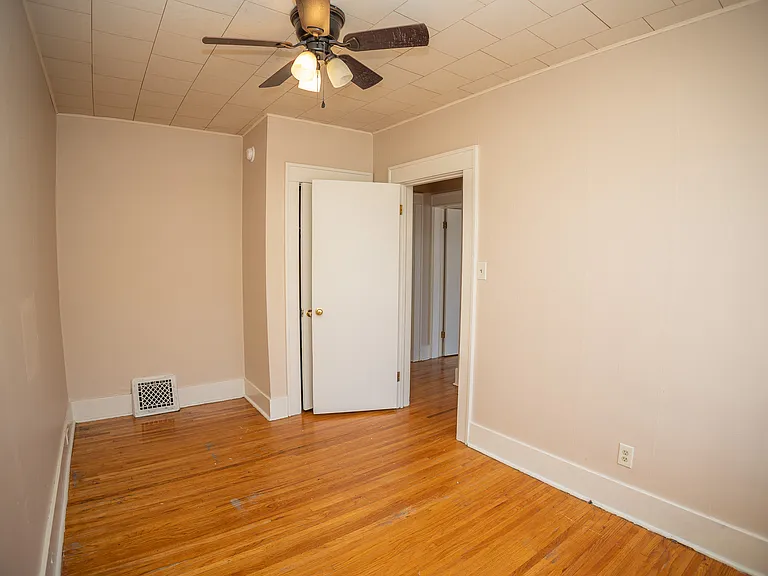929 E Dunklin St #A — Photo 14