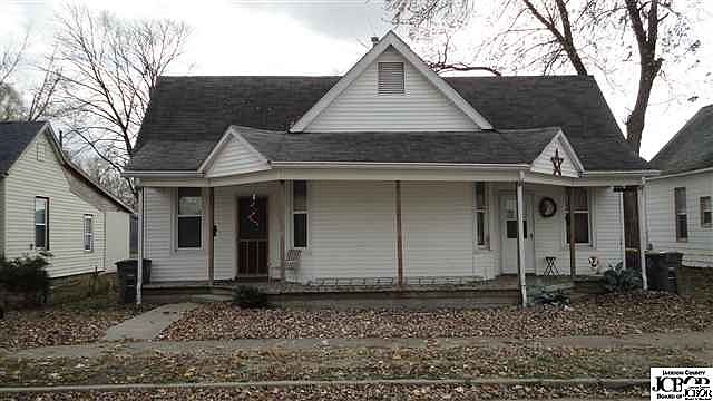 1st image of 108 E Laurel St