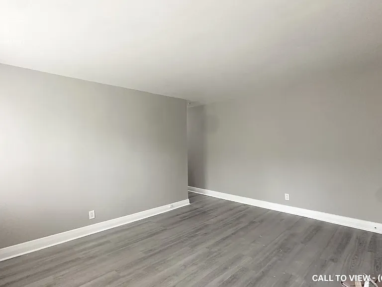 1007 Adelaide St N #7 — Photo 3