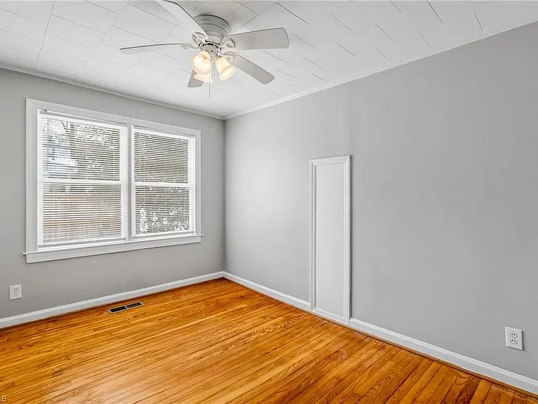 720 S Elam Ave — Photo 12