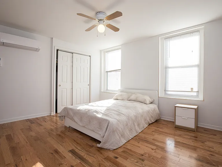 2731 Brown St #2F — Photo 2