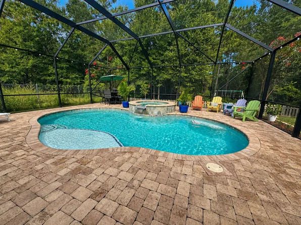 909 Deniro Ct, Cantonment, FL 32533