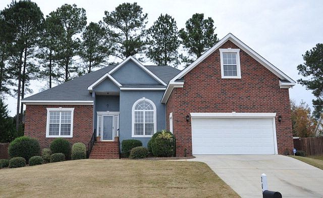 1st image of 209 Carriage Hills Cir