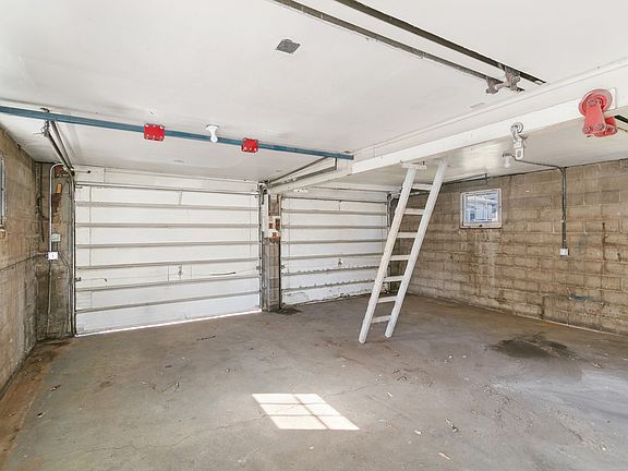 5th image of 871 Mackinaw Ave
