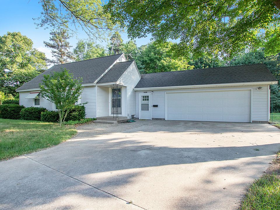 1st image of 999 Bluebell Dr