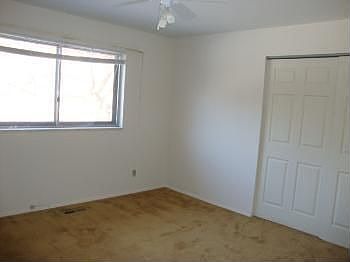 4th image of 217 Glen Cove Dr