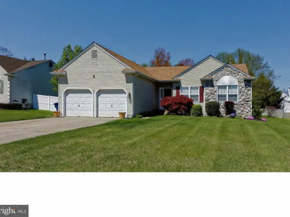 621 Campus Dr, Williamstown, NJ 08094