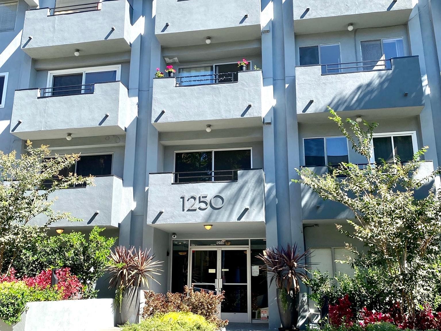 1250 N Kings Rd, West Hollywood, CA 90069 Zillow