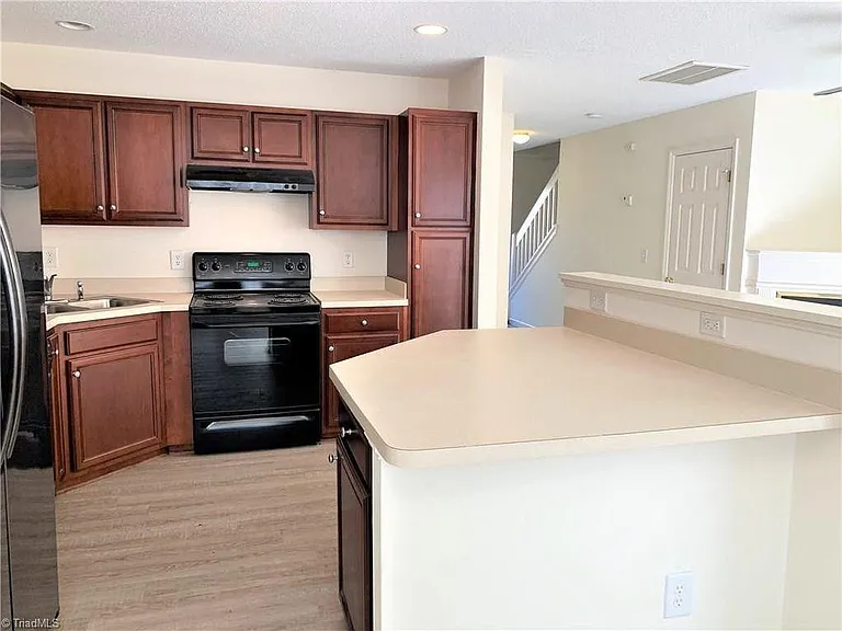 435 Luzelle Dr #435 — Photo 4
