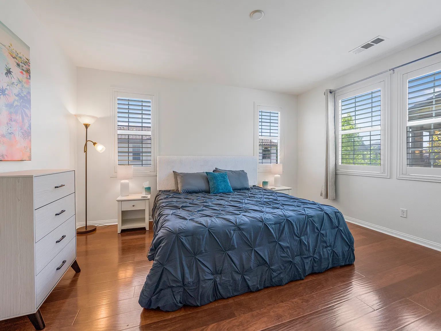 3 bed, 1484 sqft, $5,999 — Photo 3