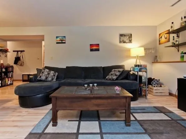 1705 Lynncrest Dr, Coralville, IA 52241
