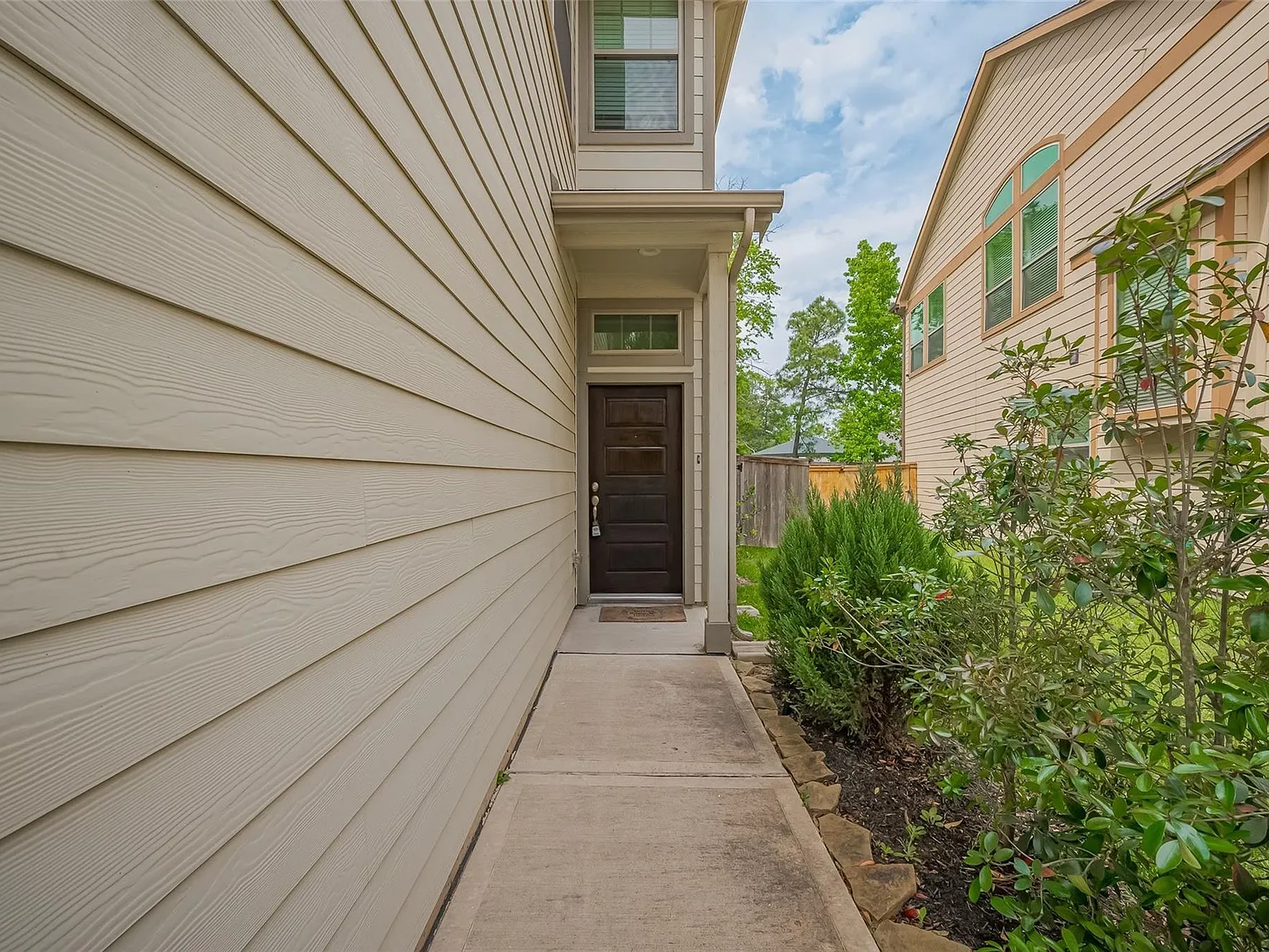 3 bed, 2.5 bath, 1760 sqft, $2,000 — Photo 4