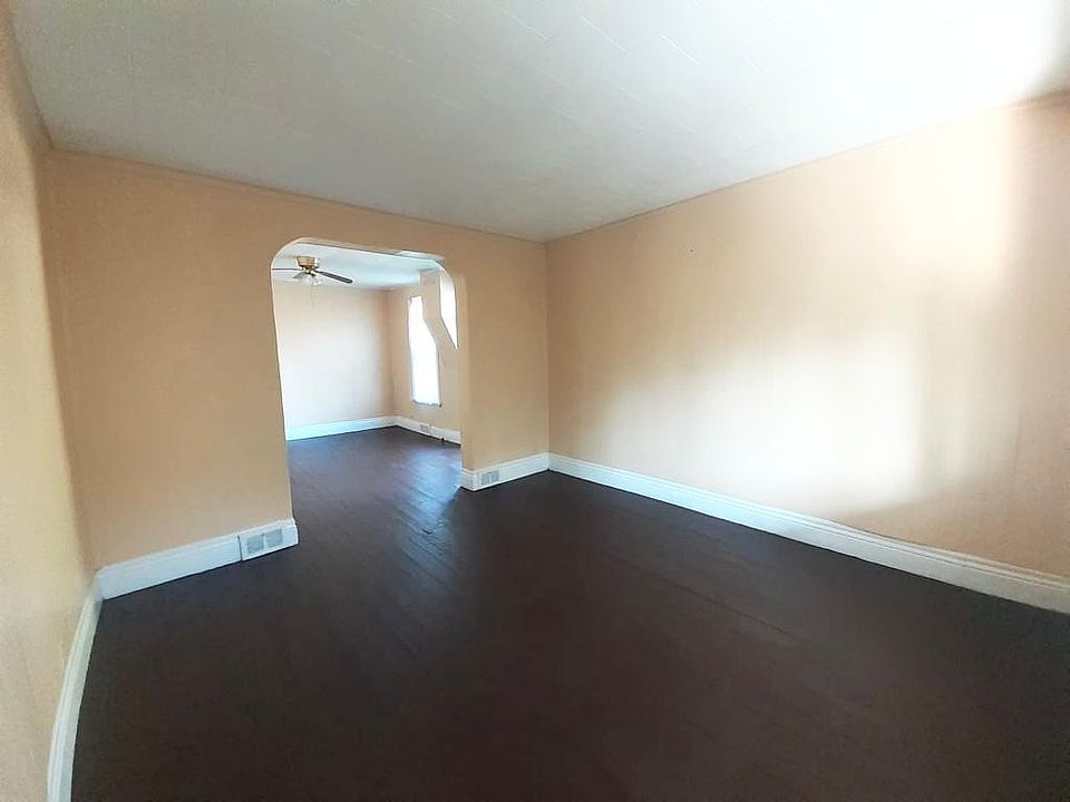 1st image of 152 Gorton St #1