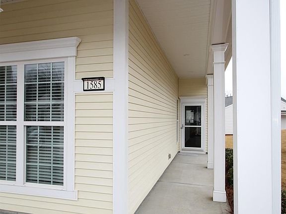 4th image of 1585 River Bend Blvd