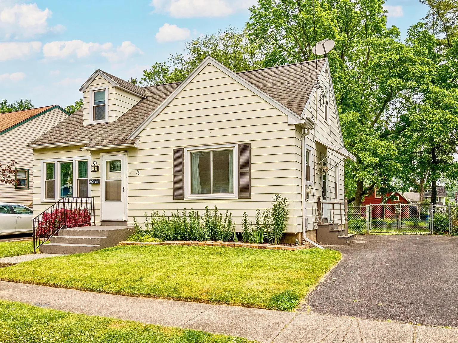 78 Strohm St photo 1
