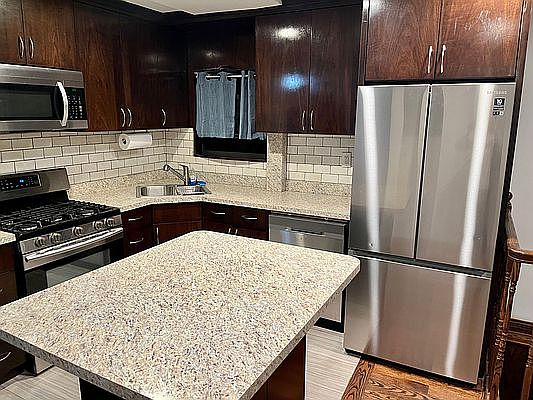 2nd image of 21-25 Steinway St #12