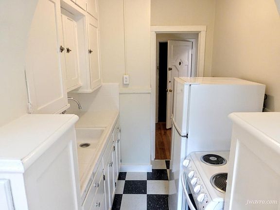 4th image of 75 Buena Vista Ave E #201