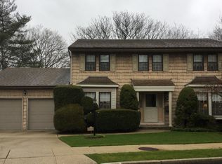 111 Bishop Pl, West Hempstead, NY 11552