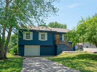 2600 Cherokee Rd, Harrisonville, MO 64701