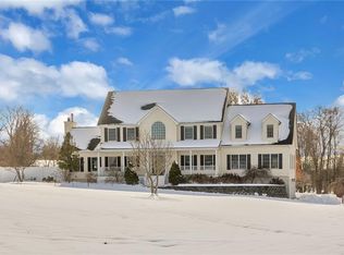 16 Sanok Dr, Campbell Hall, NY 10916