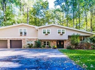 55 Old Stone Church Rd, Upper Saddle River, NJ 07458