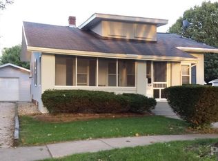 1067 Monroe St, Galesburg, IL 61401