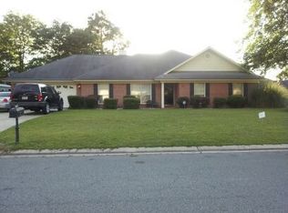 955 Bridlepath Ct, Hinesville, GA 31313