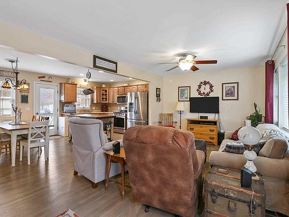 3rd image of 14 Sunnyside Ave