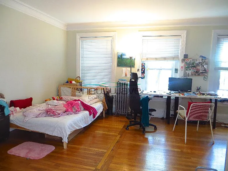 558 Columbus Ave #4R — Photo 5