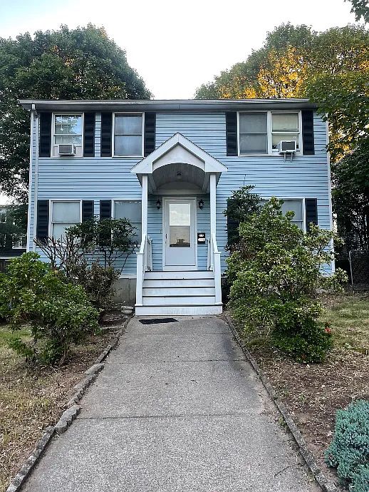 3 bed, 2500 sqft, $4,500 — Photo 1