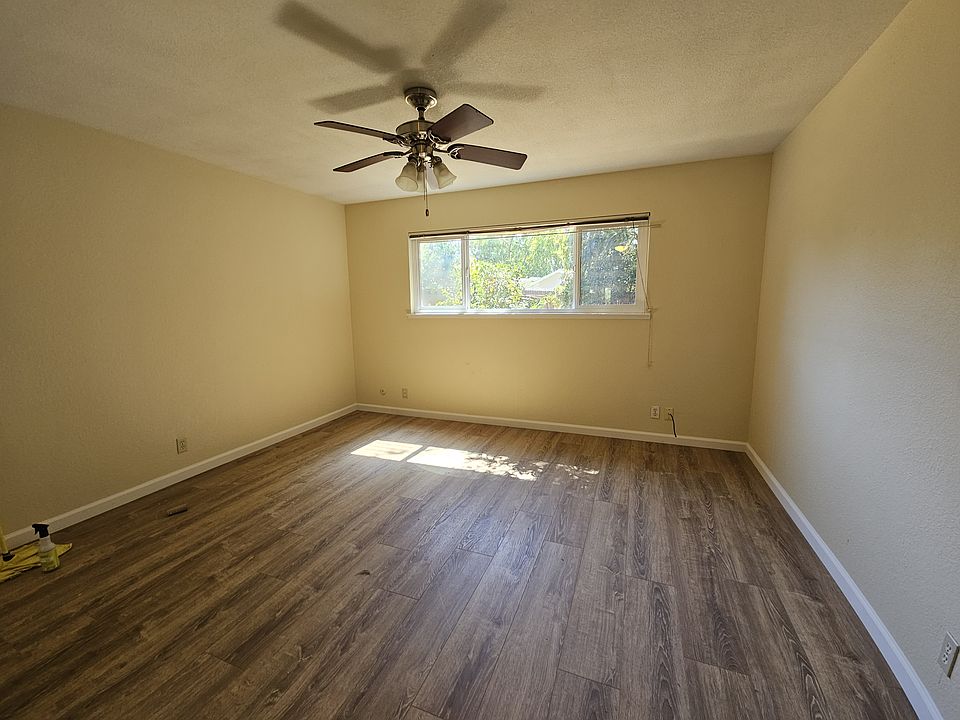 1st image of 2812 Cascade Pl