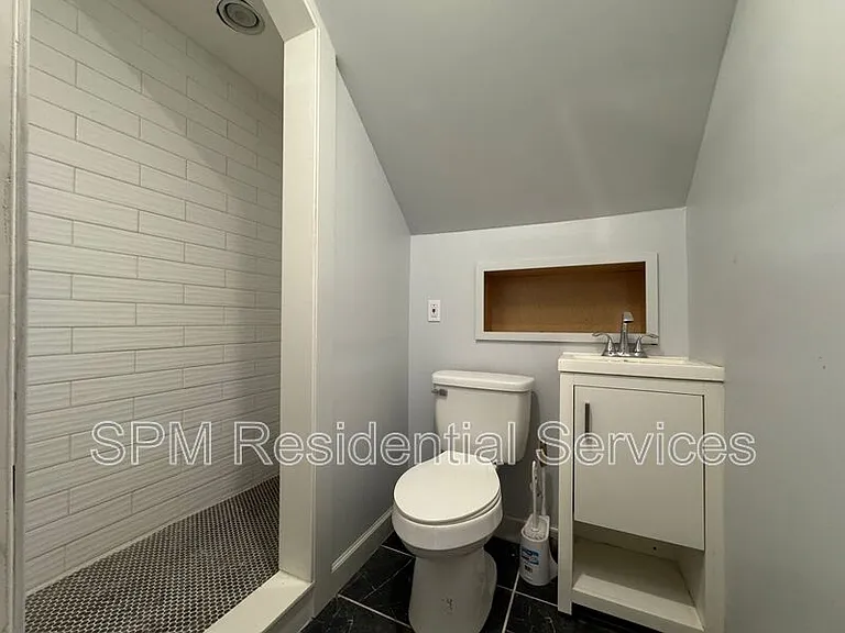 304 N 11th St #C — Photo 8