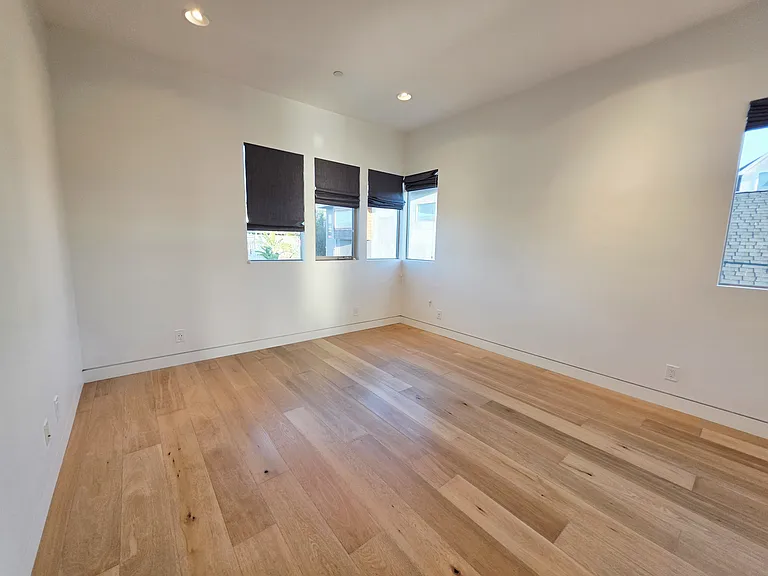 2830 Myrtle St — Photo 16
