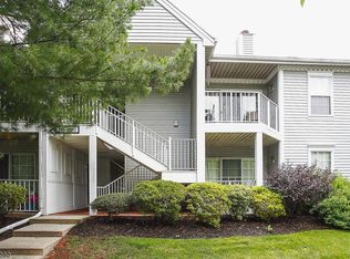 120 Lindsey Ct, Franklin Park, NJ 08823