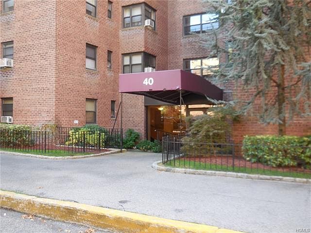 1st image of 40 Fleetwood Ave