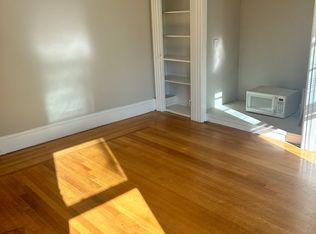 176 Arnold Ave #2R, Providence, RI 02905