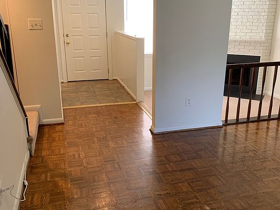 2nd image of 10661 Muirfield Dr