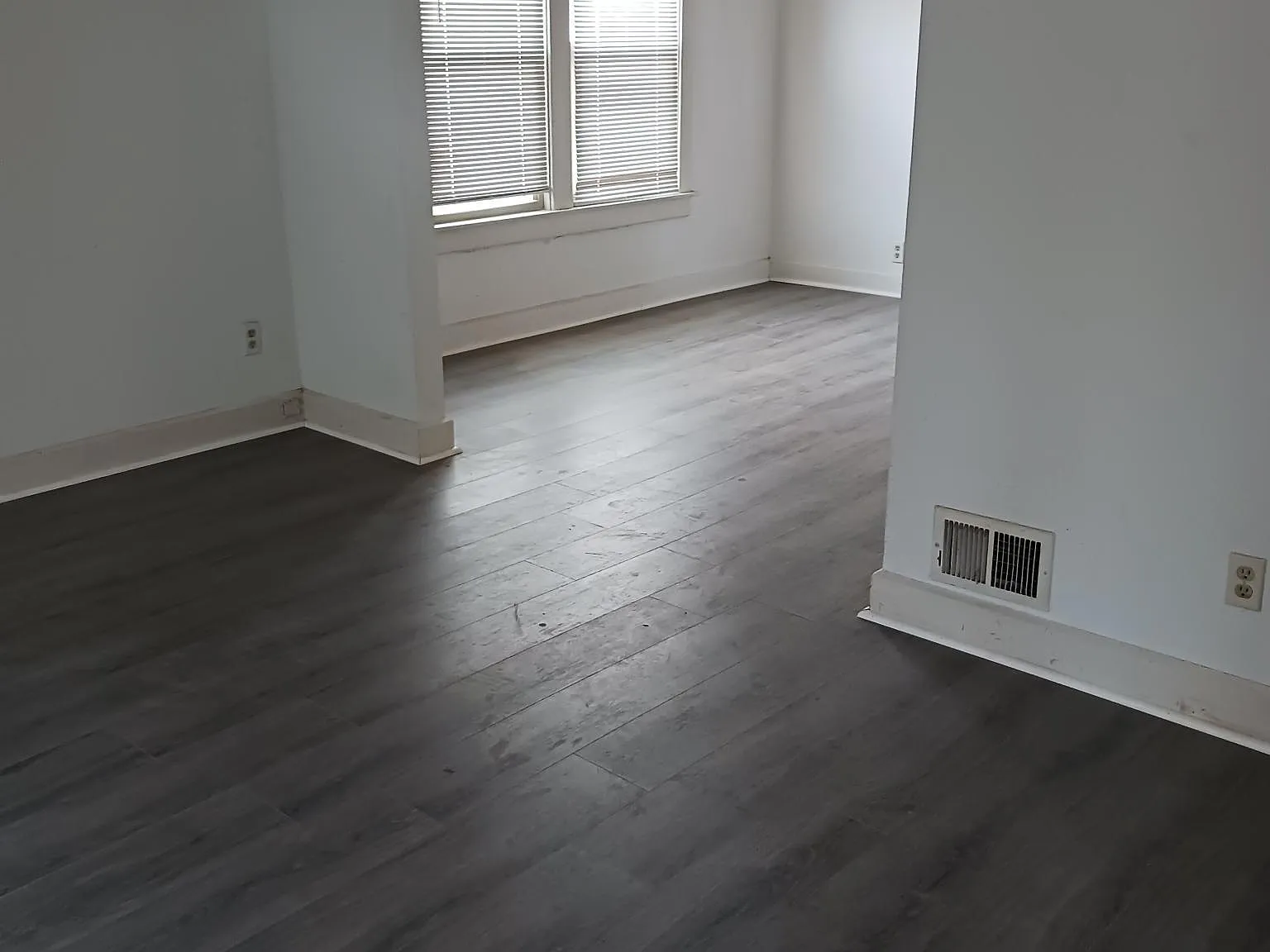 2 bed, 900 sqft, $875 — Photo 2