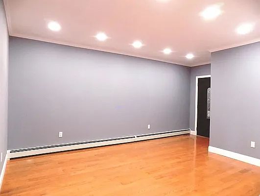 Building Photo 4