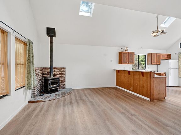 3rd image of 27421 Albion Ridge Road