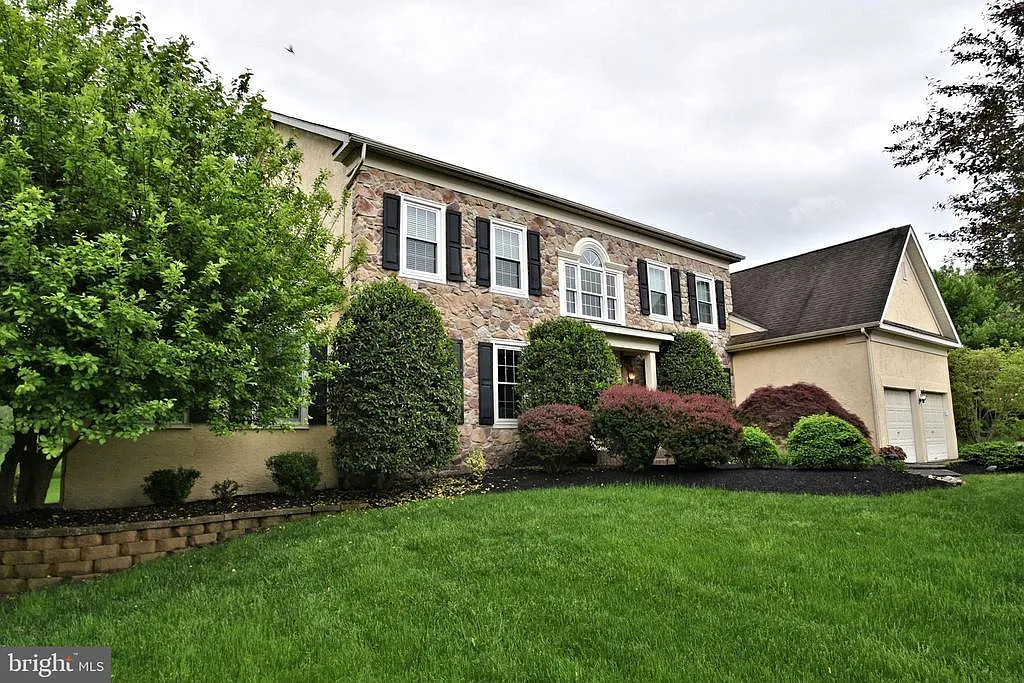 903 Talamore Dr photo 1